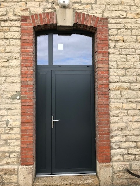 PORTE 3 après pose-portes-troye